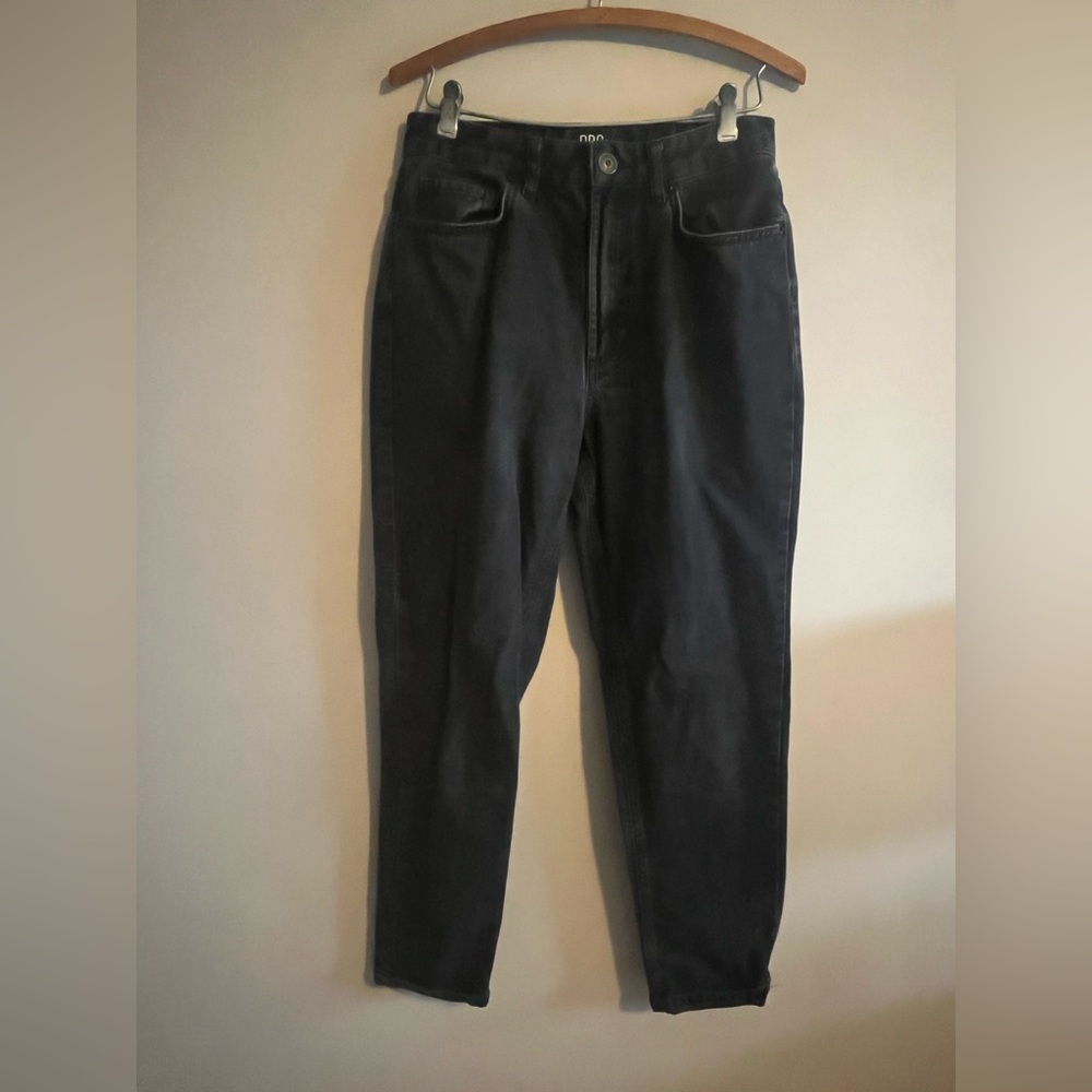BDG Black high rise skinny mom jeans size 27